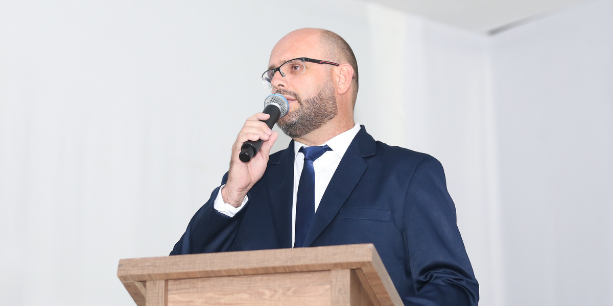  Cassinho Bueno é Eleito Presidente da Câmara Municipal de Inconfidentes para 2025